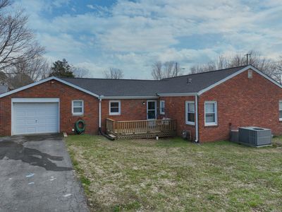210 Bratton Ave