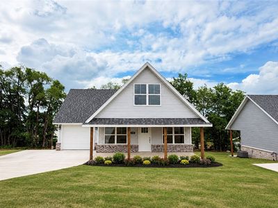 348 Lavona Ln