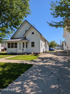 209 S Main St