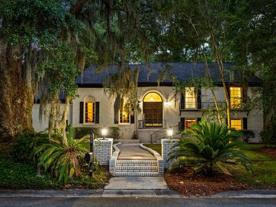 111 Seven Oaks Ln