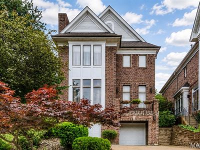 350 N Meramec Ave