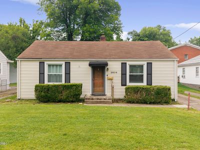 2634 Lindsay Ave