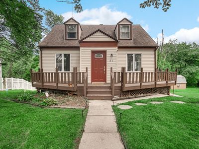 51 Deerpath Rd