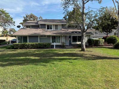 814 Shelter Cove Way