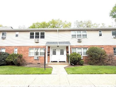 4 Lakeview Ave #C