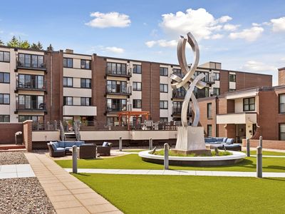 52 Groveland Ter #A402