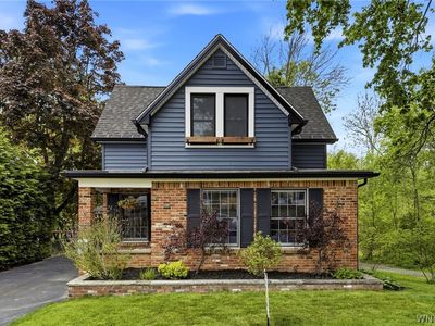 82 Crescent Ave
