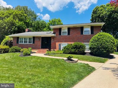 916 Farmstead Rd