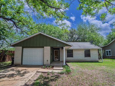 1225 W Coll