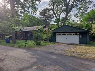 Property at 901 Snowden Dr, Boaz, AL