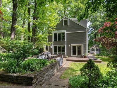 11 Juniper Ridge Rd