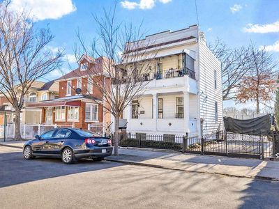 22-55 48th St #2FAMILY