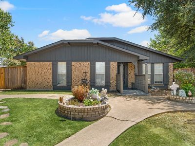 Property at 1706 Delaford Cir, Carrollton, TX