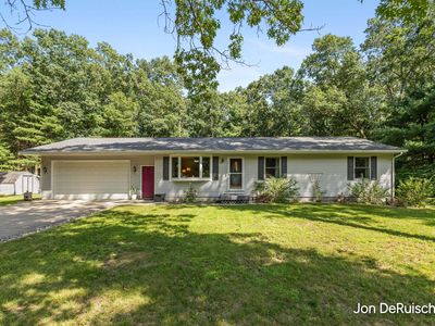 Property at 572 Stevenscott Dr, Muskegon, MI