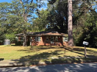 1095 Burton Ave