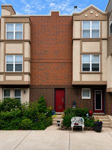2011 W Chase Ave APT 2