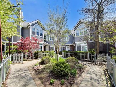 3331 N Racine Ave APT D