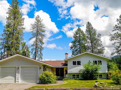 Property at 301 Woodland Dr, Pinehurst, ID