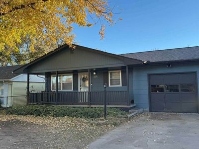 915 College Ln