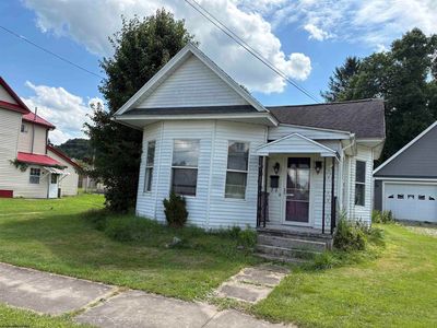 25 Pinnell St