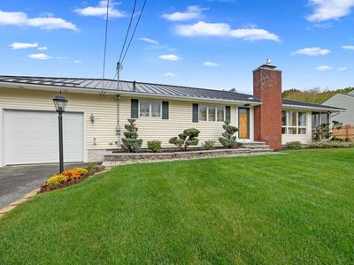 39 Adams Ave