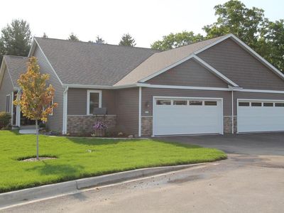300 N Trailview CROSSING