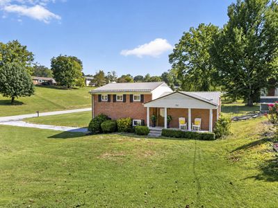 750 Fox Meadow Ln