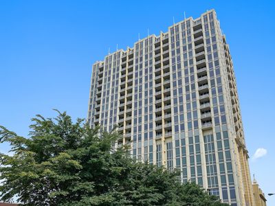 700 N Larrabee St APT 1908