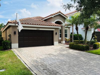 8469 Calabria Lakes Drive