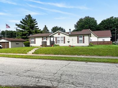 106 N East St