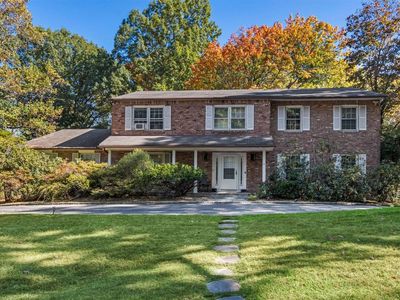 1149 Glen Cove Avenue