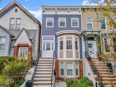 369 Webster Ave