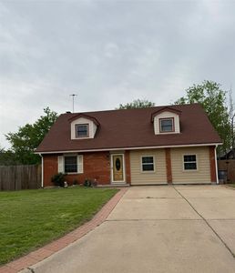 5402 NW Briarwood Ave