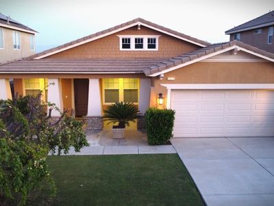 10317 Sharktooth Peak Dr