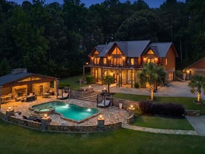 4095 E Highway 166