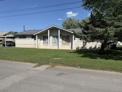 808 3rd Ave