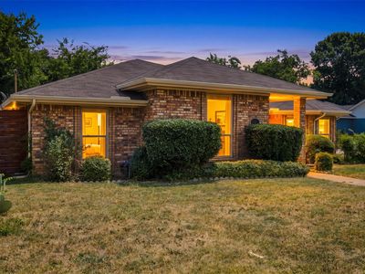 Property at 135 Meadow Ridge Dr, Cedar Hill, TX