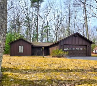 Property at 7123 Huntington Dr, Oscoda, MI