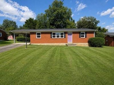 1139 N Lee Dr