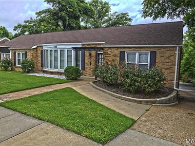 485 E Adams Ave