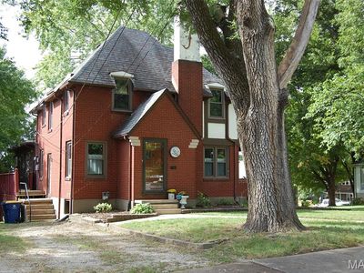 324 W 6th St