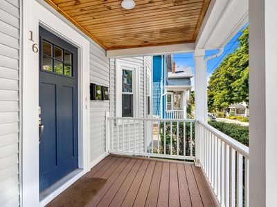 16 Phelps St #2