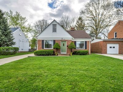 Property at 1371 Cranover Rd, Lyndhurst, OH