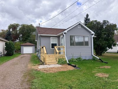 928 E Portage Ave