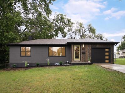 2214 NE 37th Ter