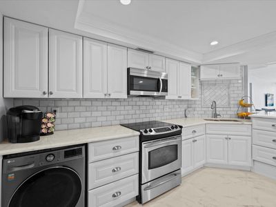 2400 Presidential Way #201