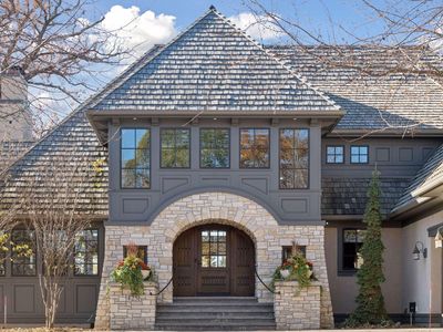 425 Carpenters Point