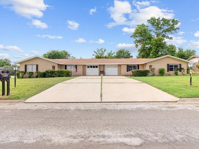 202 Manor Dr