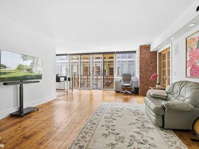 161 W 61st St APT 11E
