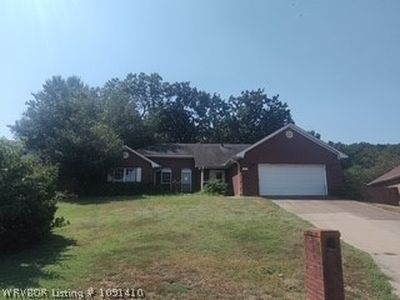 3320 Kinross Dr